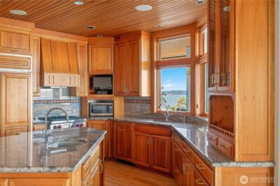 8204 East Side Drive NE, Tacoma, WA 98422 - Photo 10