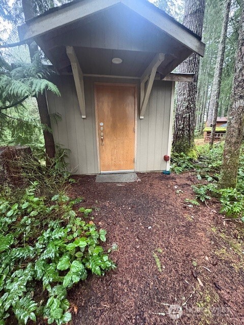 1021 N Potlatch , Hoodsport, WA 98548
