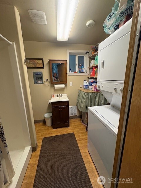 1021 N Potlatch , Hoodsport, WA 98548