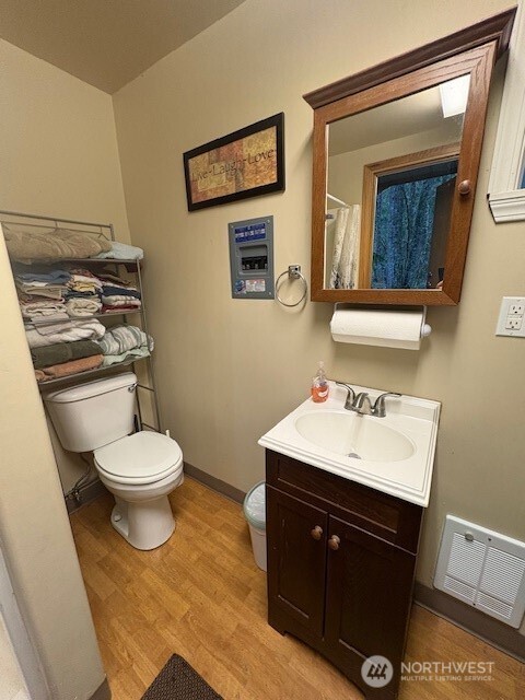 1021 N Potlatch , Hoodsport, WA 98548