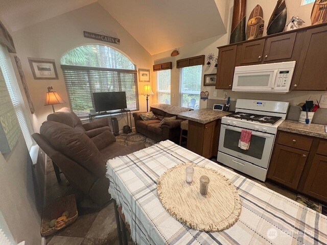 1021 N Potlatch , Hoodsport, WA 98548