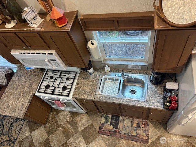 1021 N Potlatch , Hoodsport, WA 98548