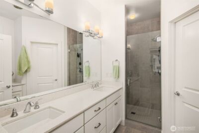 901 W McGraw Street #6, Seattle, WA 98119-3075 - Photo 22