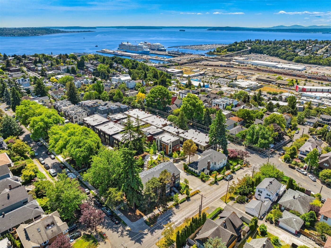 901 W McGraw Street #6, Seattle, WA 98119-3075