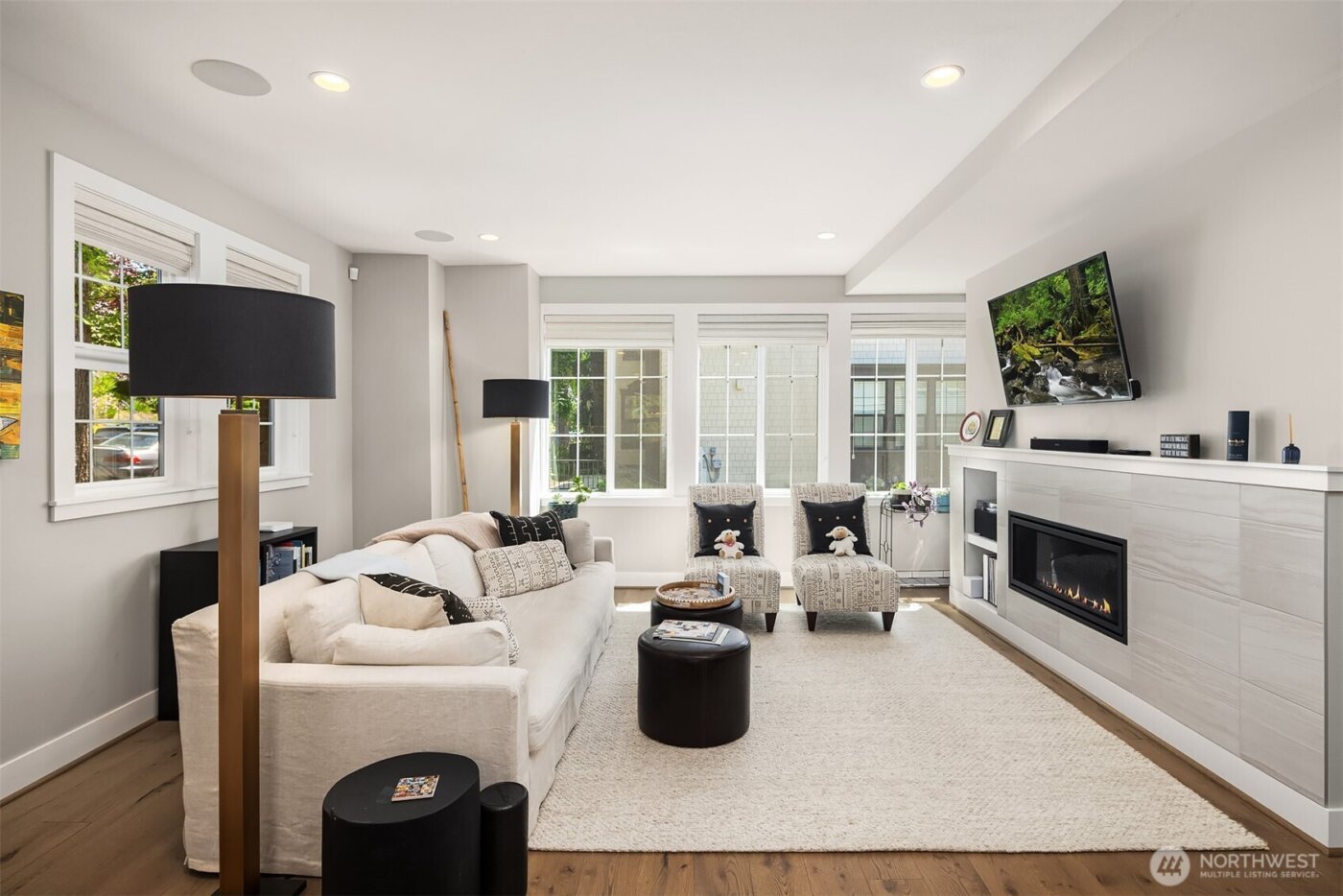 901 W McGraw Street #6, Seattle, WA 98119-3075