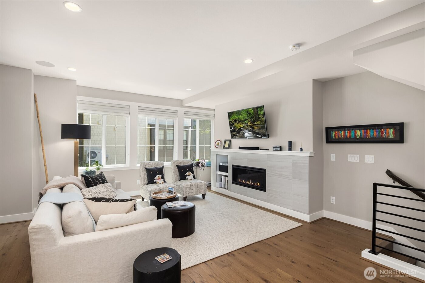 901 W McGraw Street #6, Seattle, WA 98119-3075