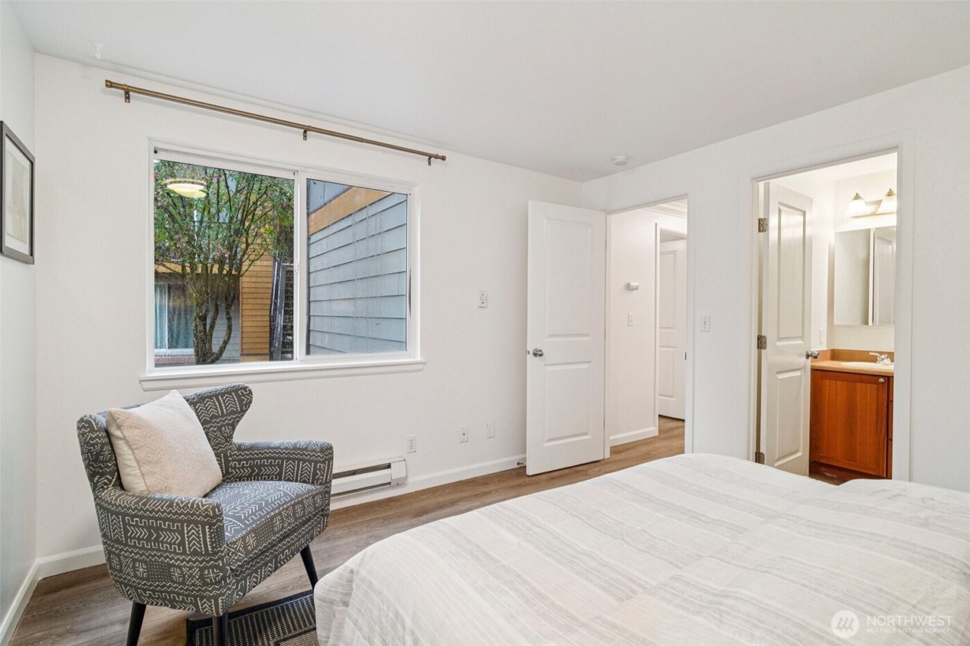 10822 NE 148th Lane #J102, Bothell, WA 98011