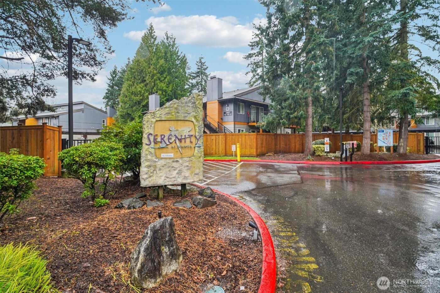 10822 NE 148th Lane #J102, Bothell, WA 98011