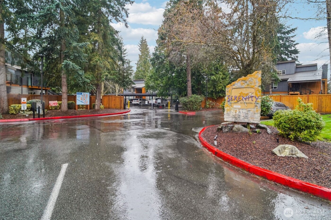 10822 NE 148th Lane #J102, Bothell, WA 98011