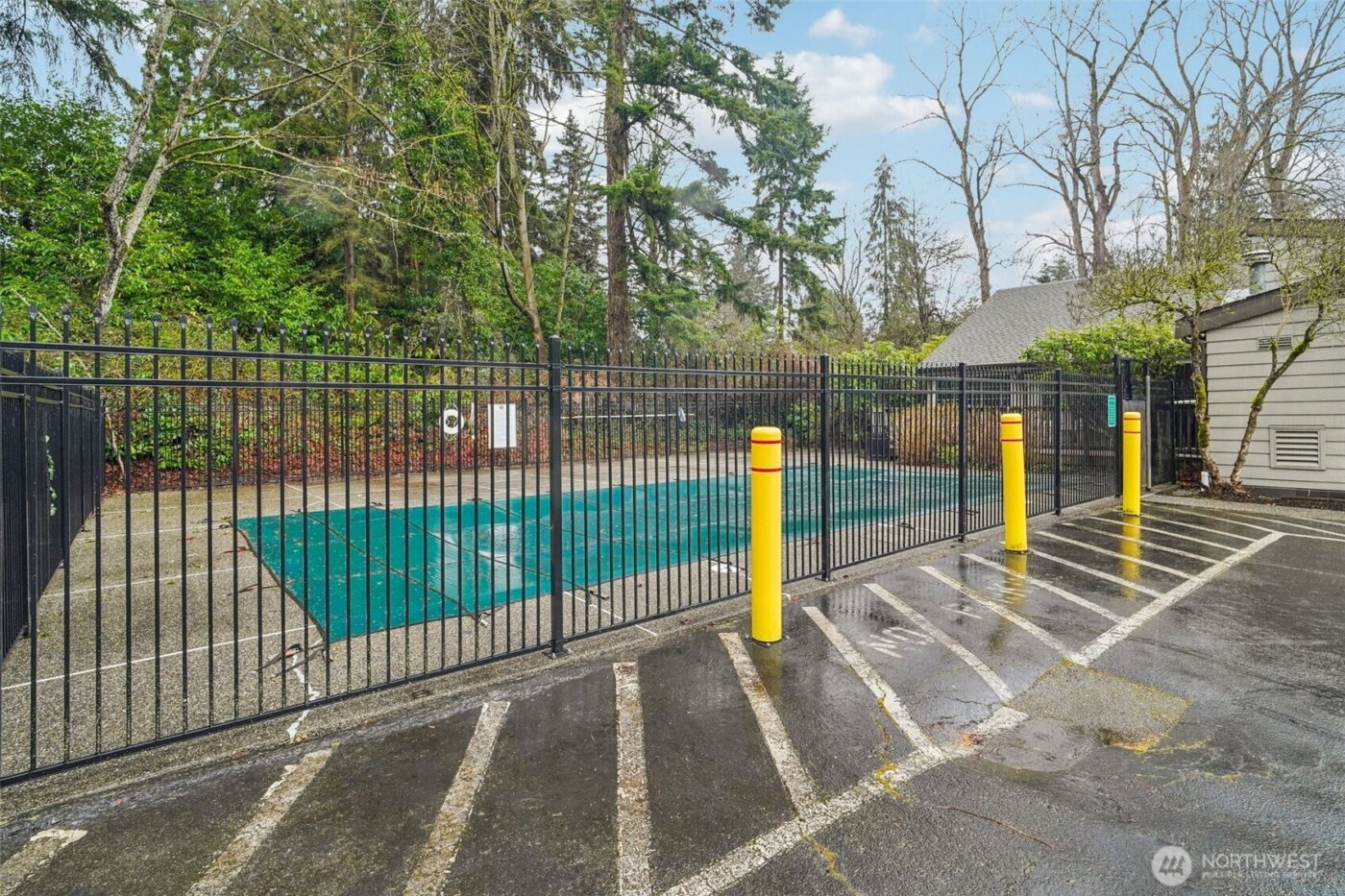 10822 NE 148th Lane #J102, Bothell, WA 98011