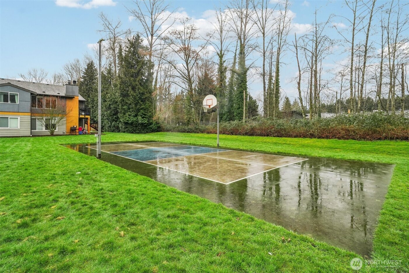 10822 NE 148th Lane #J102, Bothell, WA 98011