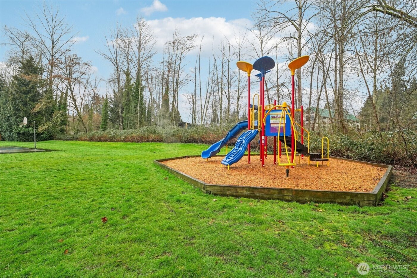 10822 NE 148th Lane #J102, Bothell, WA 98011