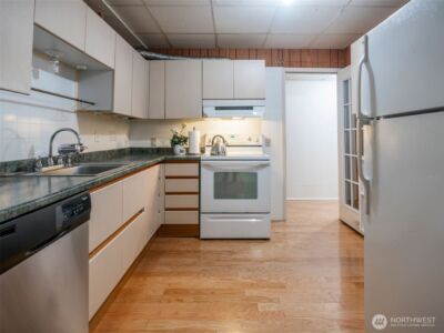 928 N 98th Street , Seattle, WA 98103 - Photo 10
