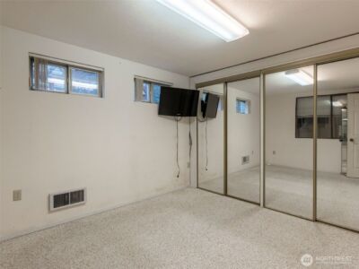 928 N 98th Street , Seattle, WA 98103 - Photo 12