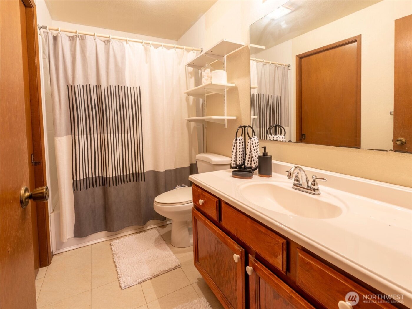 928 N 98th Street , Seattle, WA 98103