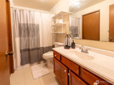 928 N 98th Street , Seattle, WA 98103 - Photo 6