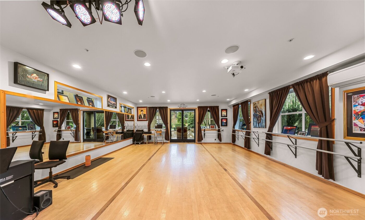 1095 Essex Street #A1&2, Camano Island, WA 98282