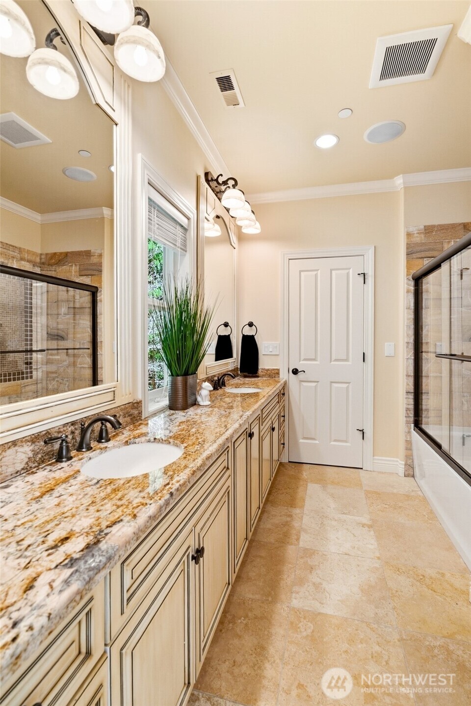 2727 101st Place NE, Bellevue, WA 98004