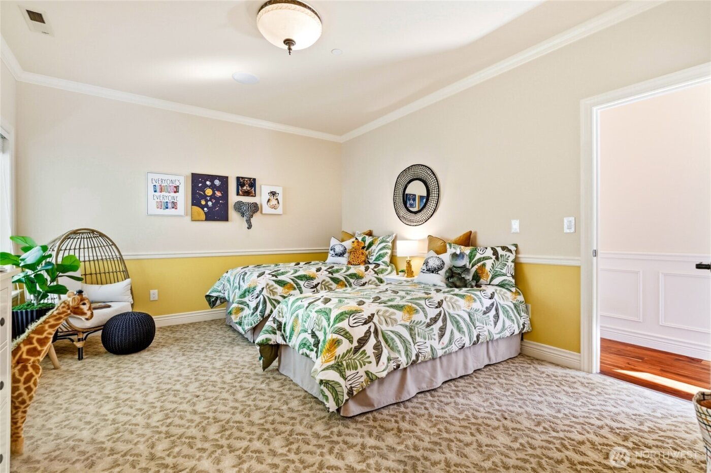 2727 101st Place NE, Bellevue, WA 98004