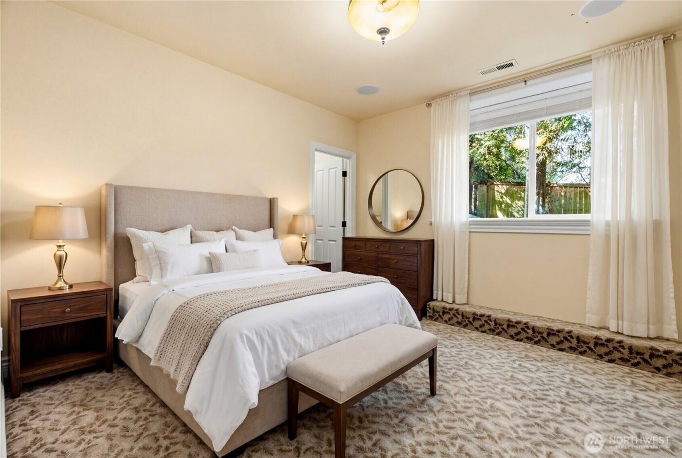 2727 101st Place NE, Bellevue, WA 98004