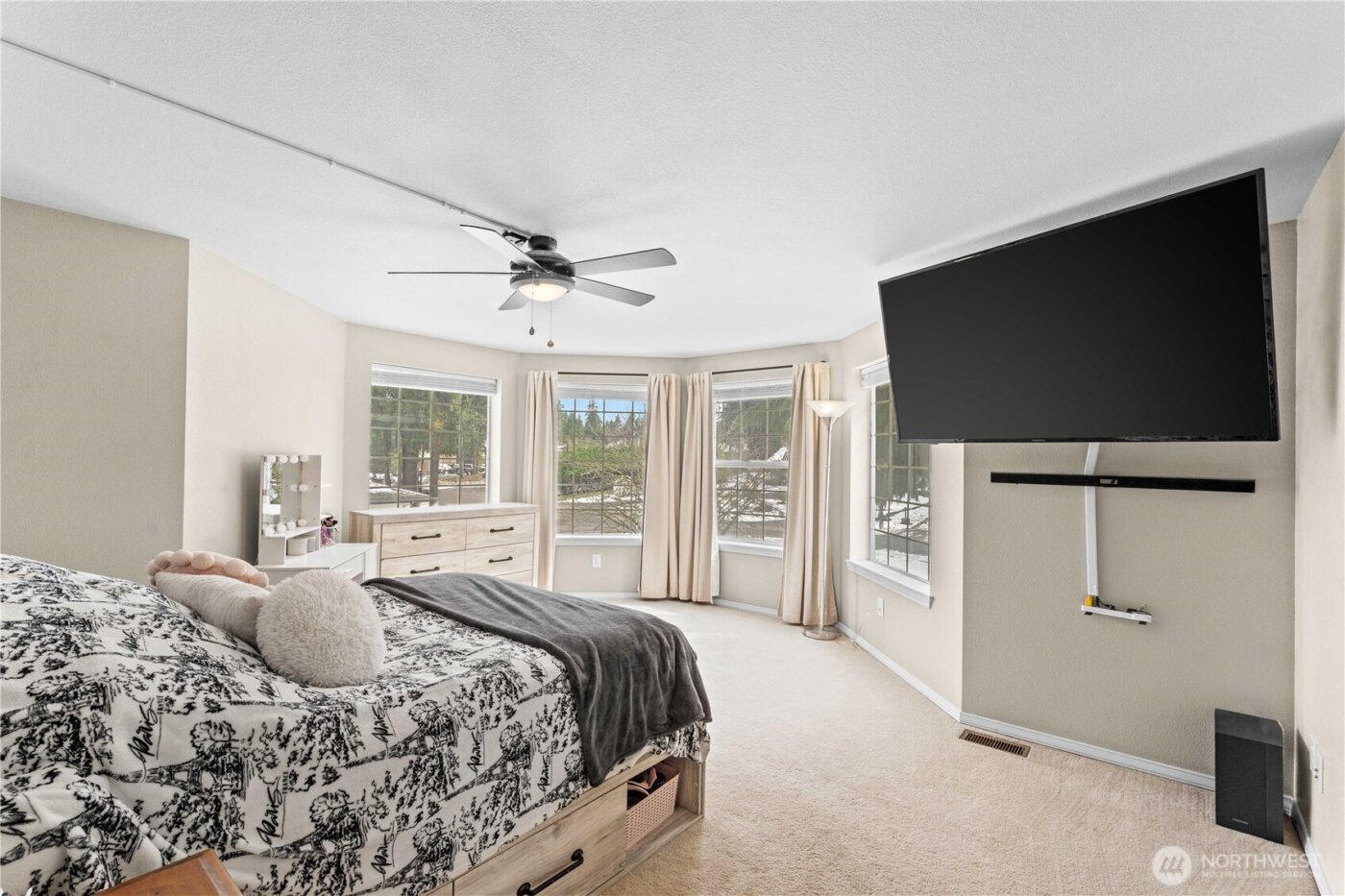 29725 174th Avenue SE, Kent, WA 98042