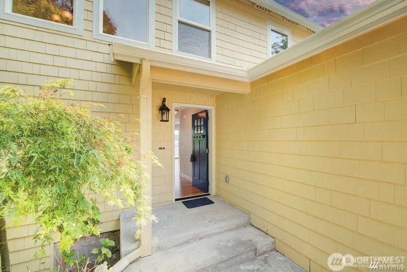 9837 Rainier Avenue S, Seattle, WA 98118