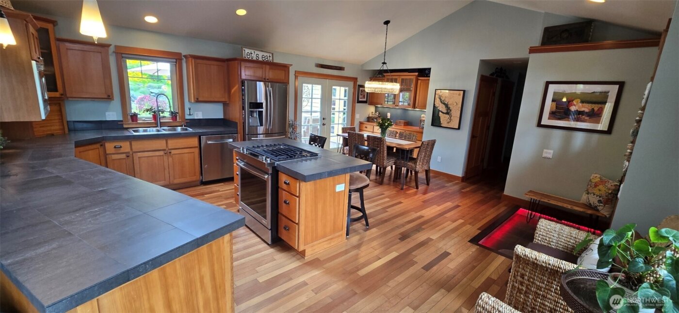 8145 Chehalis Road , Blaine, WA 98230