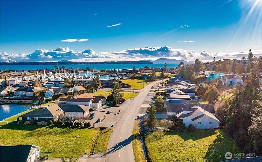 8145 Chehalis Road , Blaine, WA 98230