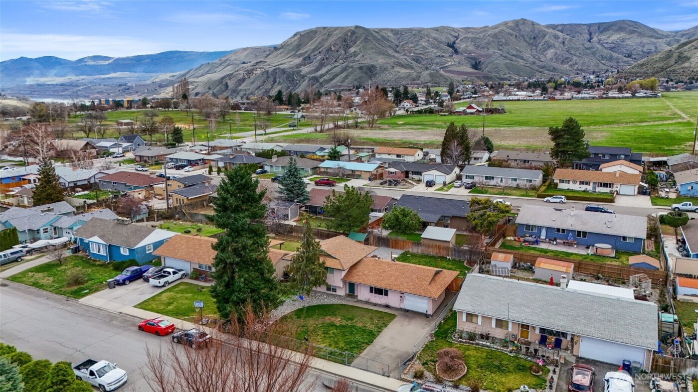 723 Lynn Street , Wenatchee, WA 98801