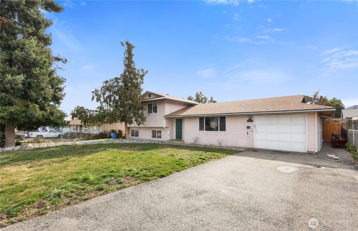 723 Lynn Street , Wenatchee, WA 98801