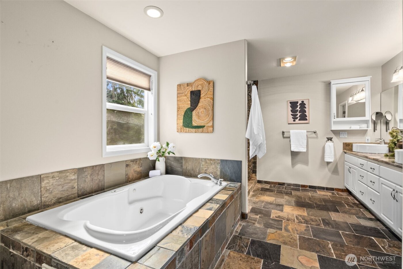 7139 NE Dolphin Drive , Bainbridge Island, WA 98110