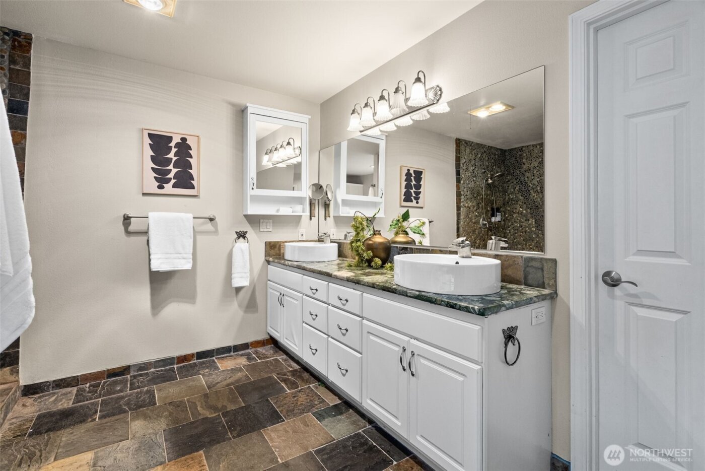 7139 NE Dolphin Drive , Bainbridge Island, WA 98110