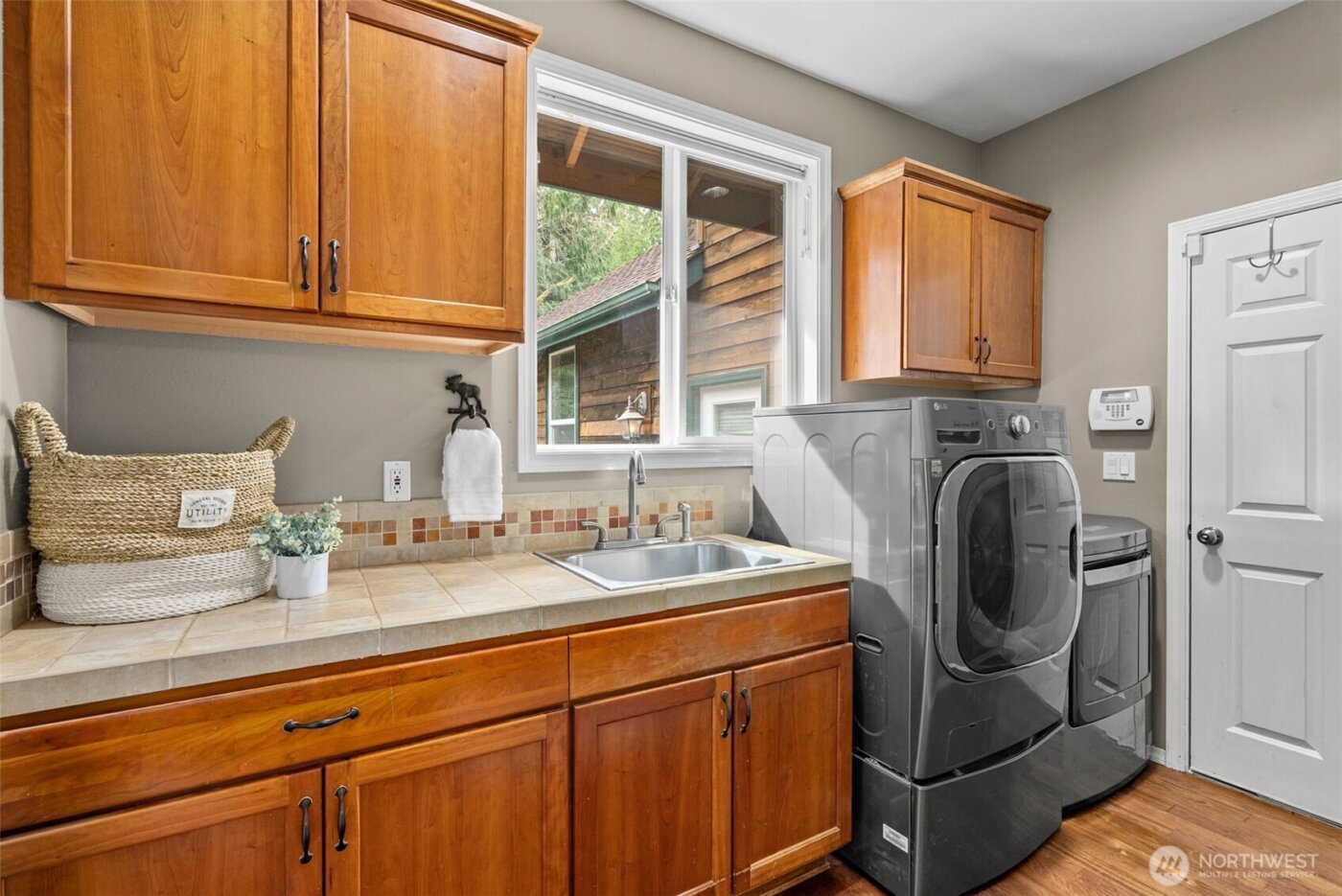 7139 NE Dolphin Drive , Bainbridge Island, WA 98110