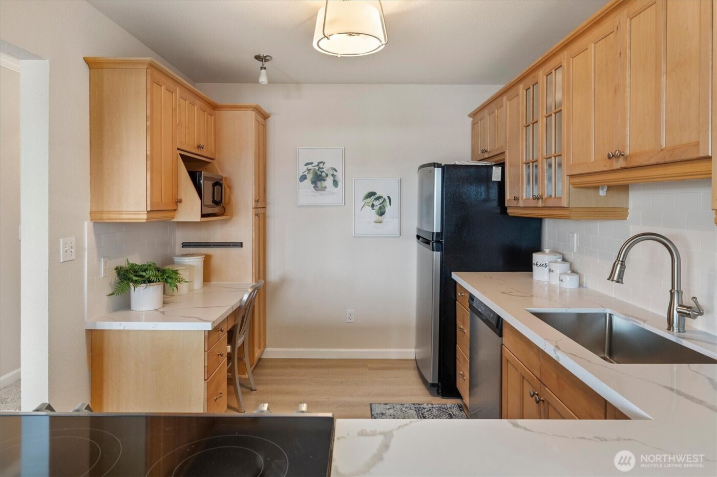 317 3rd Avenue S #201, Edmonds, WA 98020