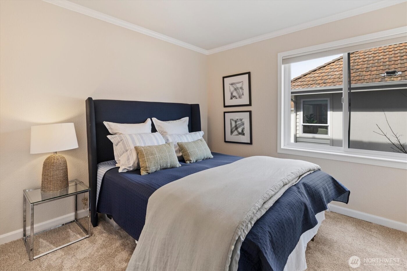 317 3rd Avenue S #201, Edmonds, WA 98020