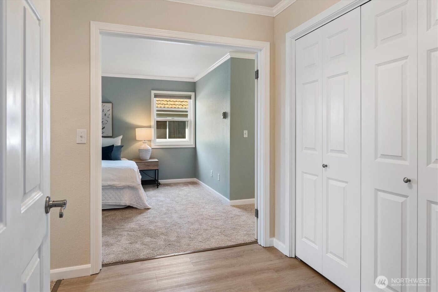 317 3rd Avenue S #201, Edmonds, WA 98020