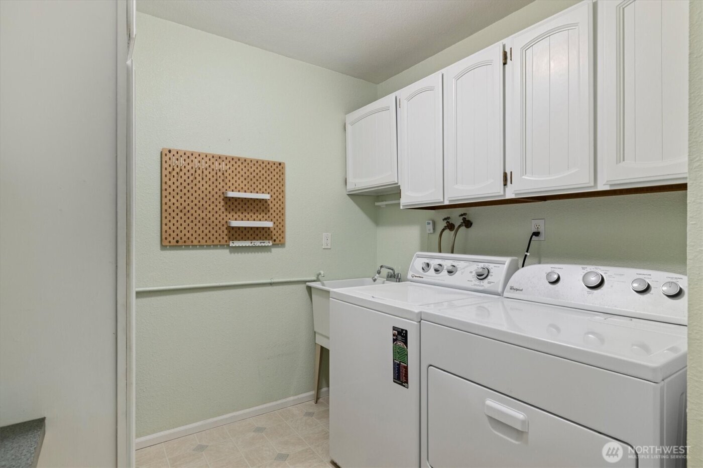 317 3rd Avenue S #201, Edmonds, WA 98020