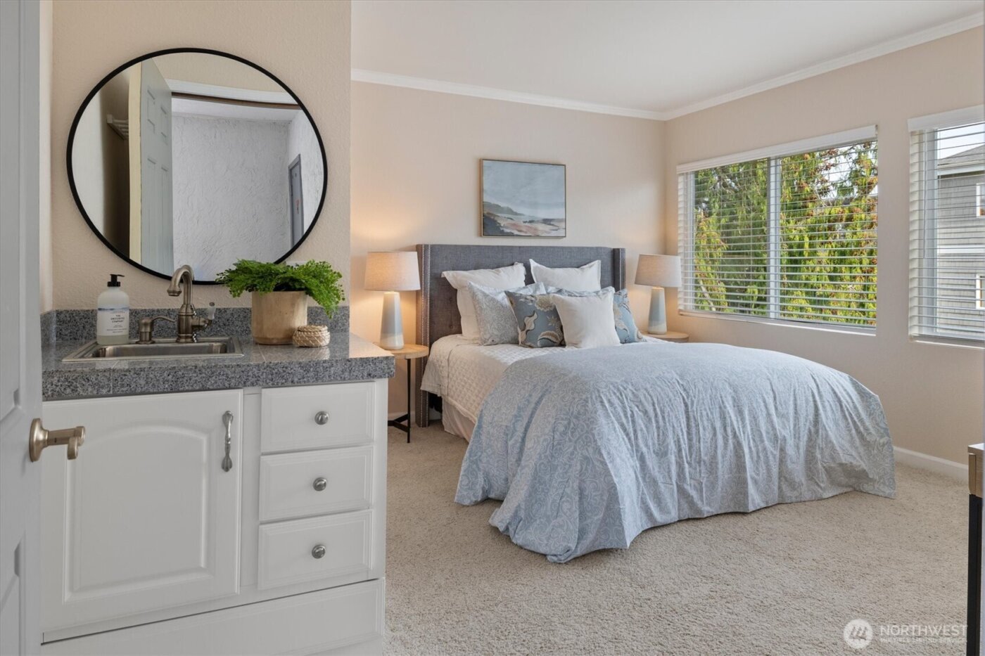 317 3rd Avenue S #201, Edmonds, WA 98020