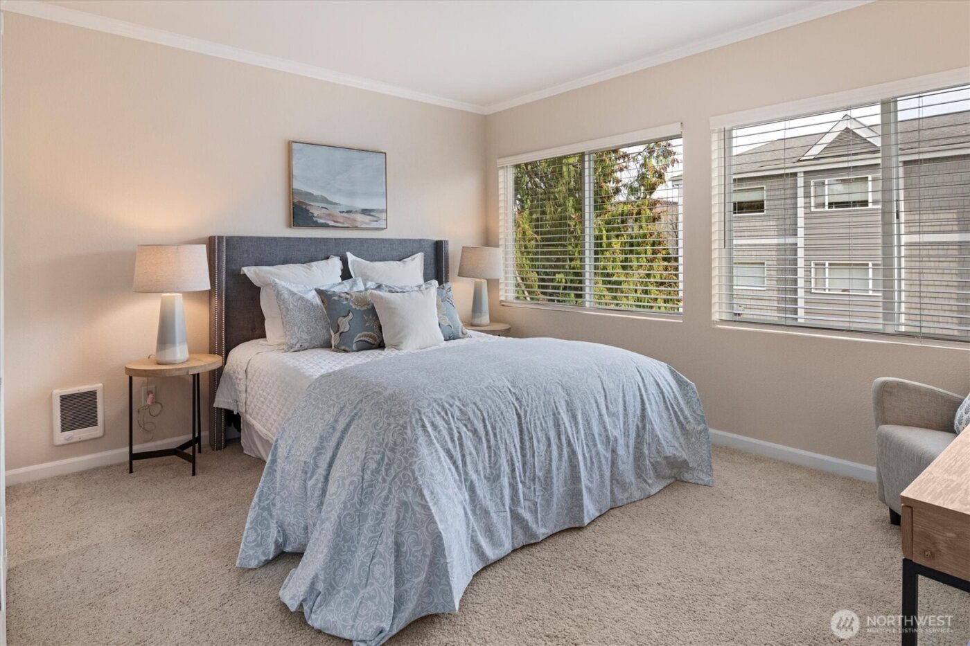 317 3rd Avenue S #201, Edmonds, WA 98020