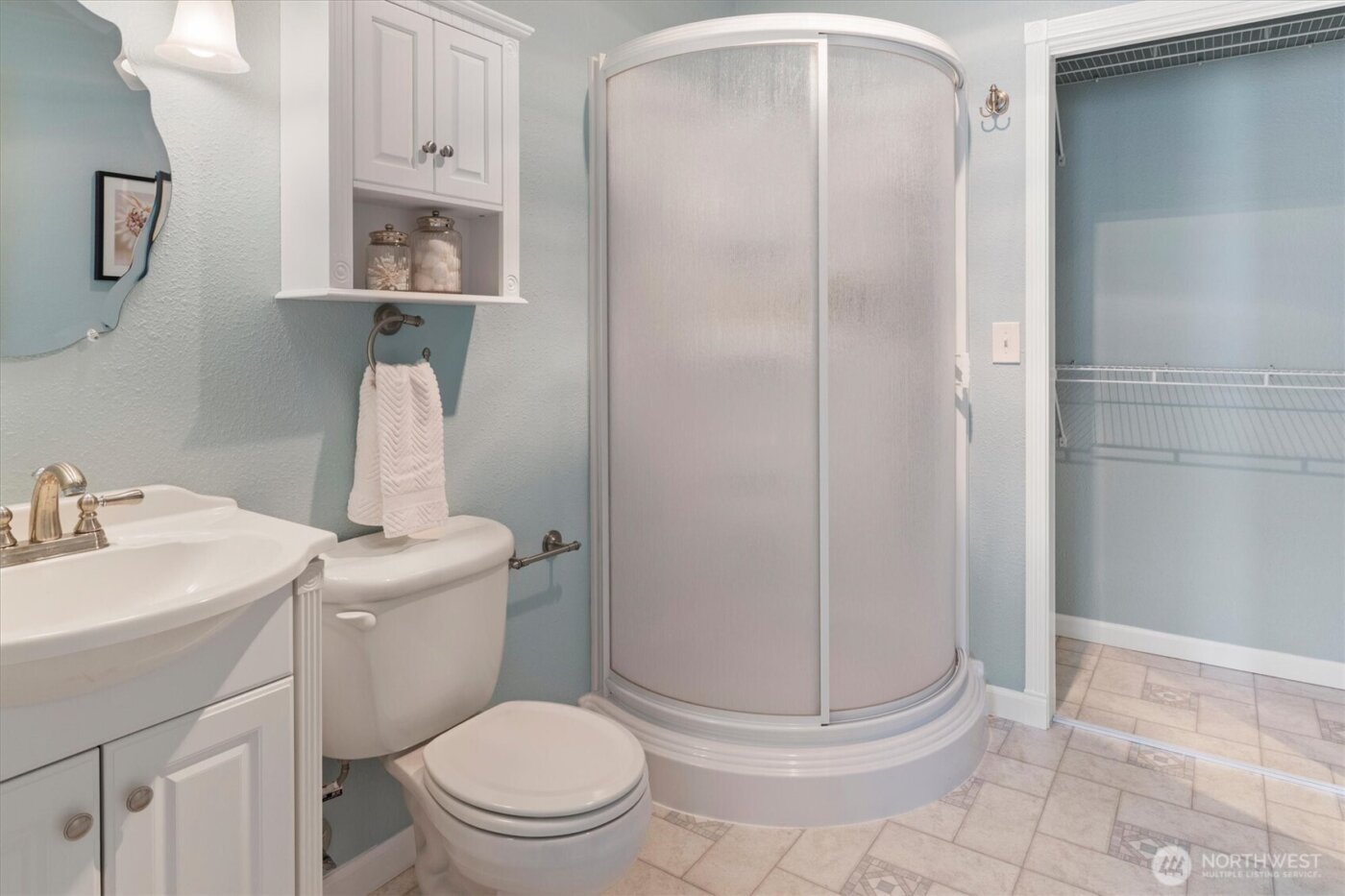 317 3rd Avenue S #201, Edmonds, WA 98020