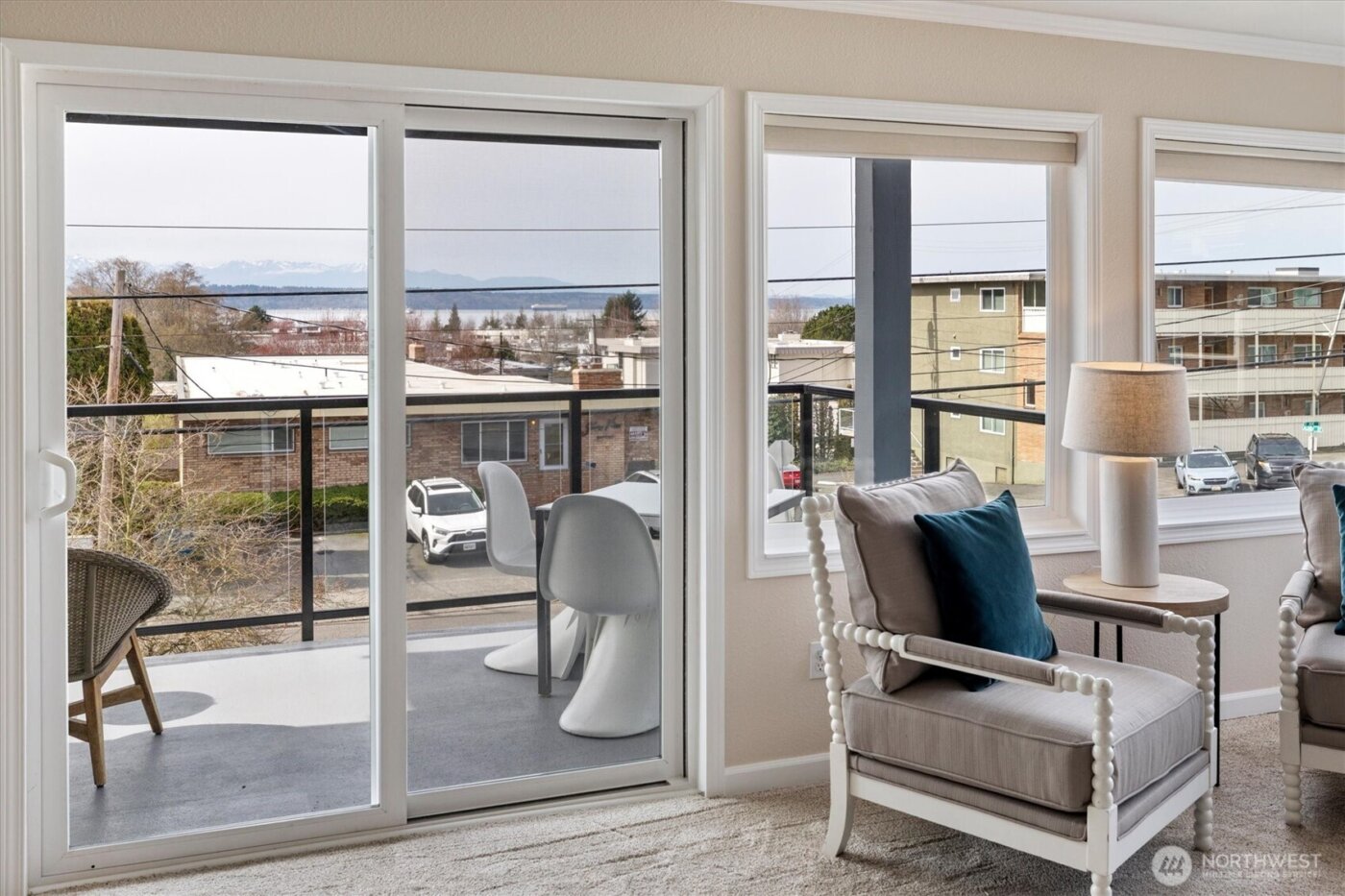 317 3rd Avenue S #201, Edmonds, WA 98020