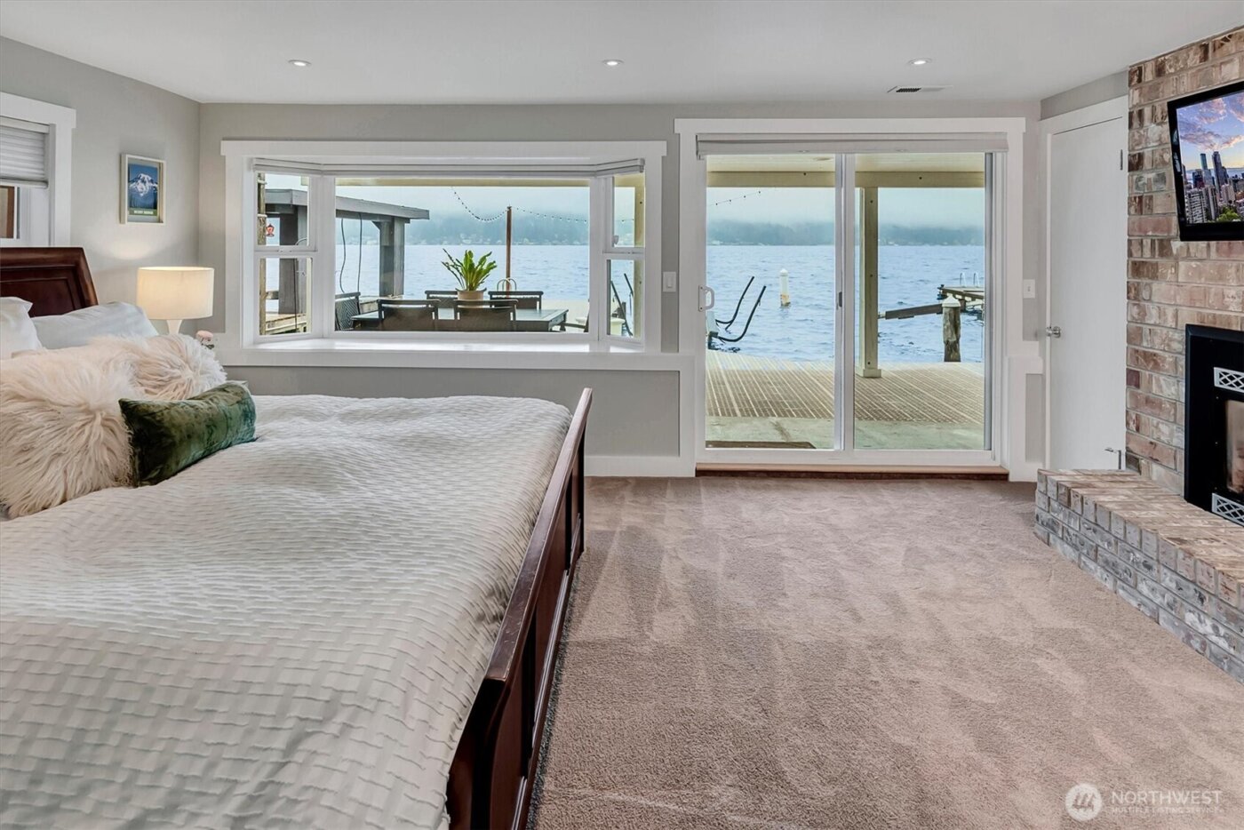 11262 Riviera Place NE, Seattle, WA 98125-5959