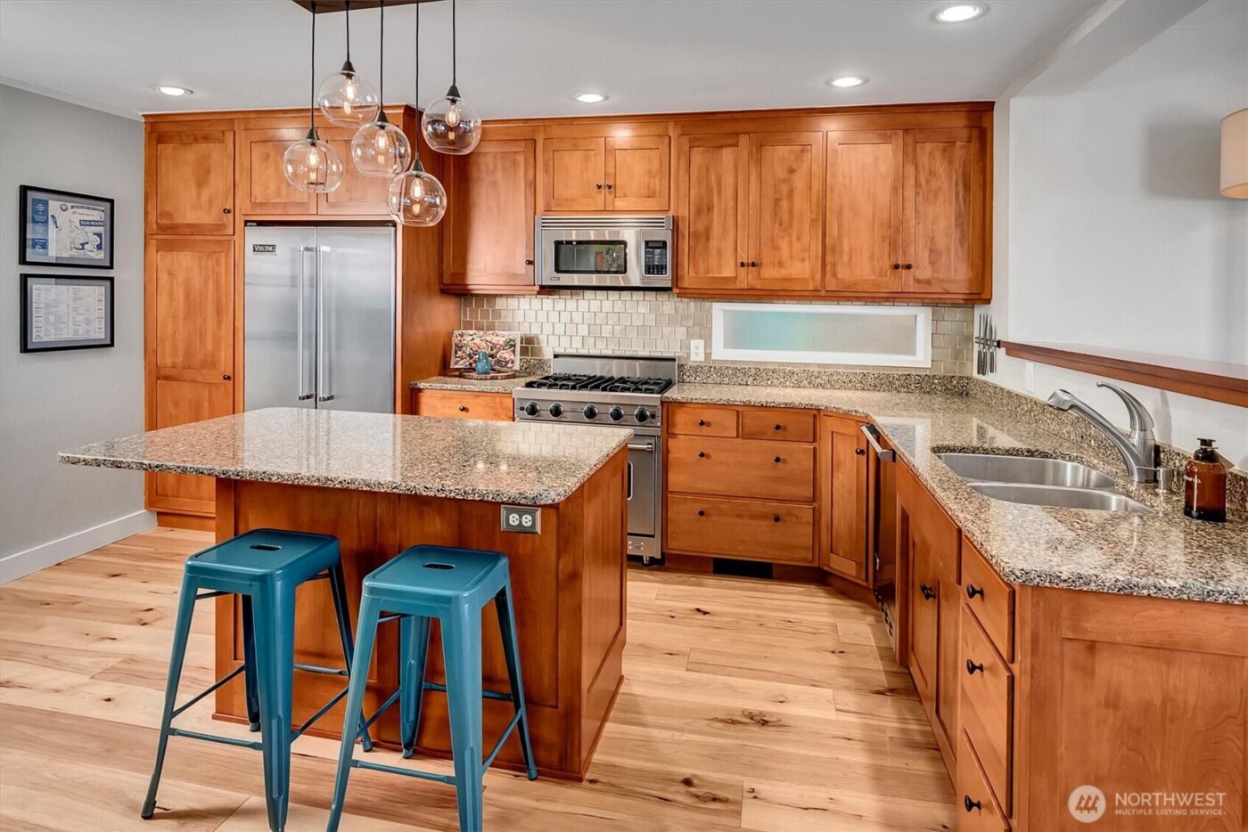 11262 Riviera Place NE, Seattle, WA 98125-5959