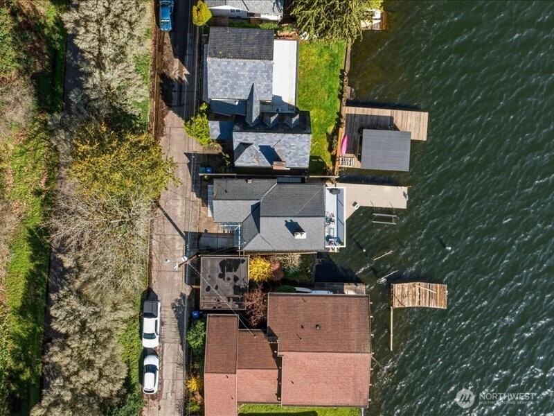 11262 Riviera Place NE, Seattle, WA 98125-5959