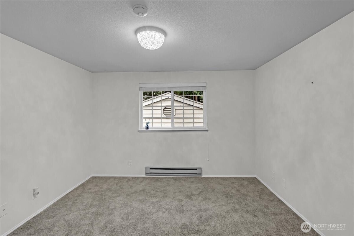 8653 Avondale Rd NE #D208, Redmond, WA 98052