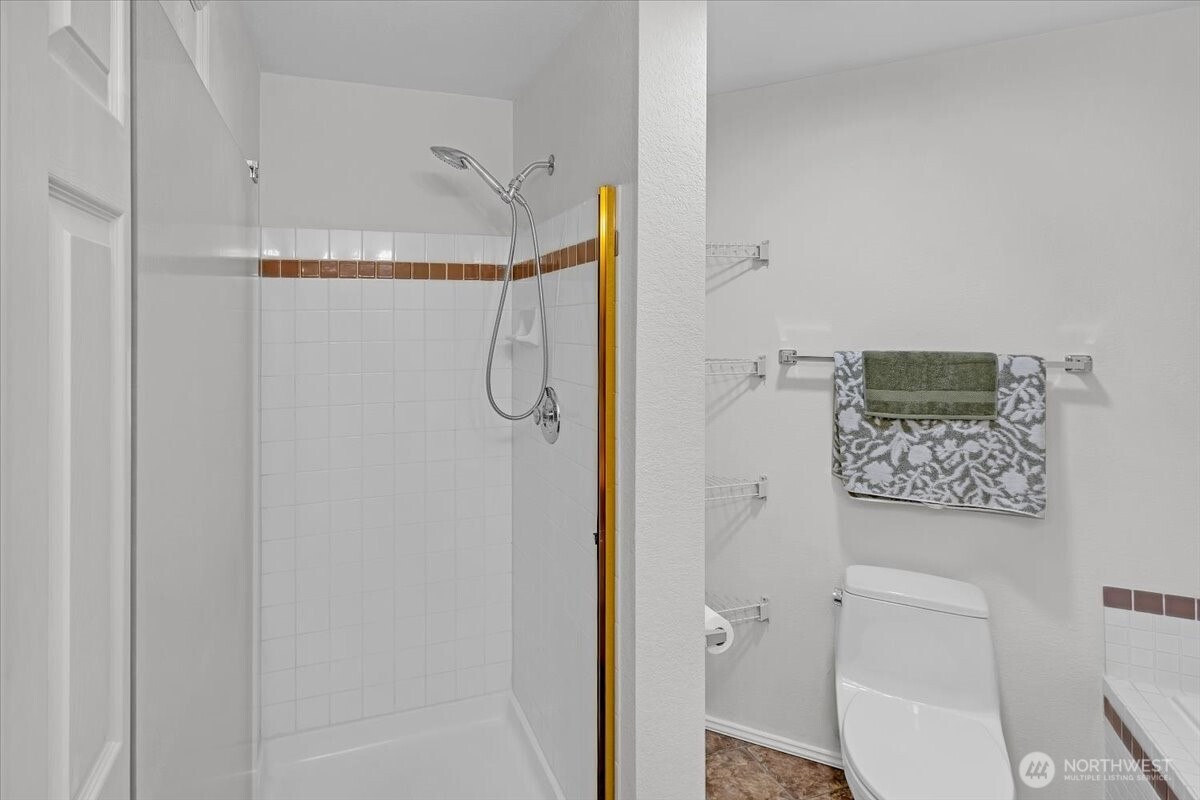 8653 Avondale Rd NE #D208, Redmond, WA 98052