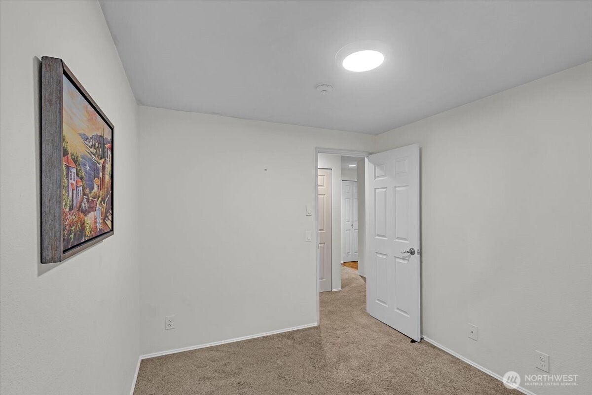 8653 Avondale Rd NE #D208, Redmond, WA 98052