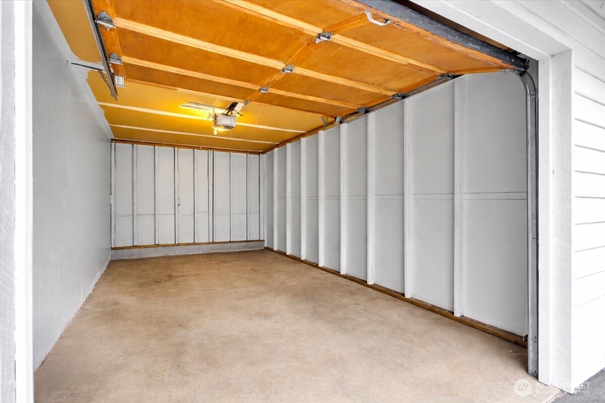 8653 Avondale Rd NE #D208, Redmond, WA 98052