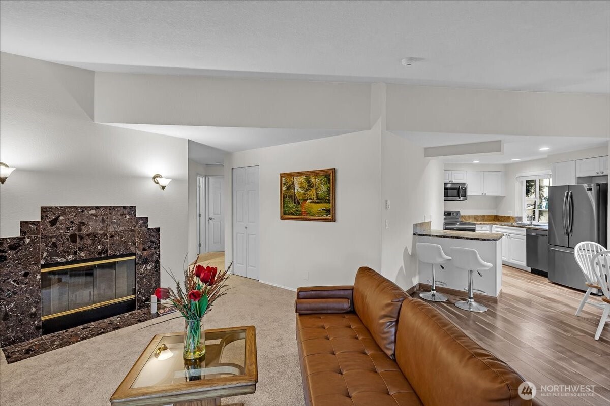 8653 Avondale Rd NE #D208, Redmond, WA 98052