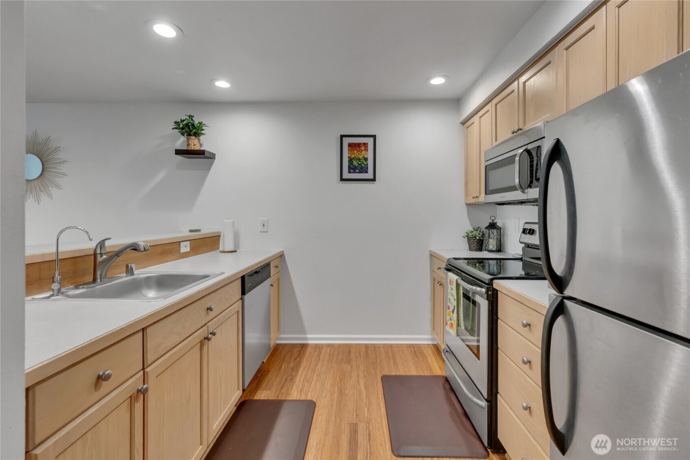 559 McGraw Street #201, Seattle, WA 98109